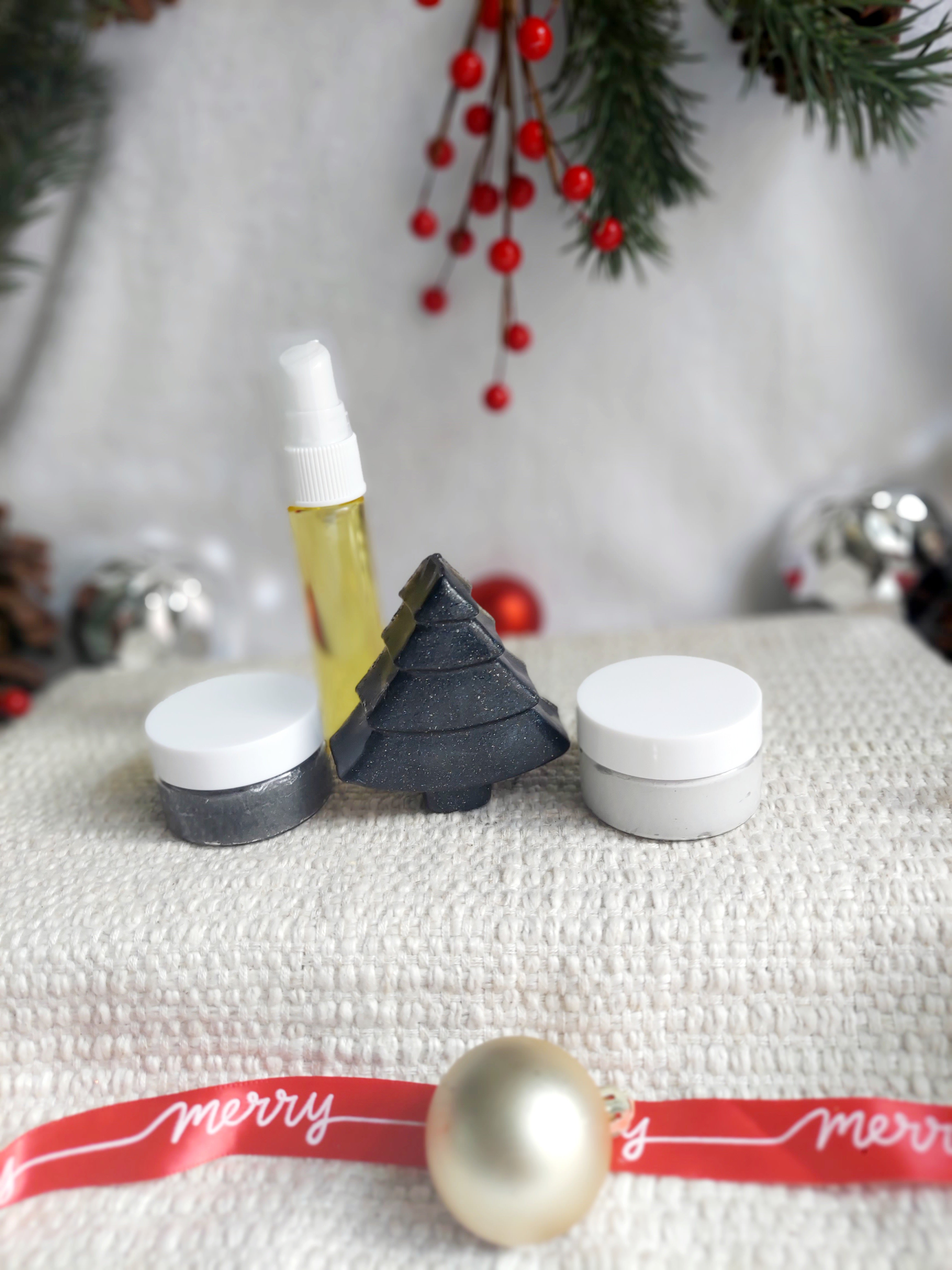 Mini Winter Box-Kevin!!, Mean One, Naughty, J. McClane